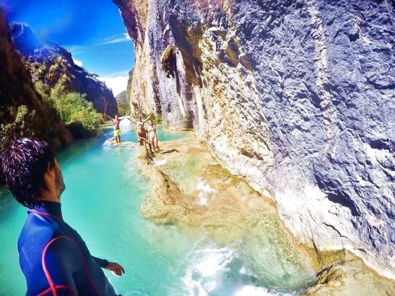 AGUAS TURQUESAS DE HUANCARAYLLA